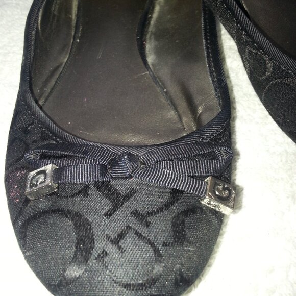 Black Guess Ballet Flats With Charm - Picture 5 of 11